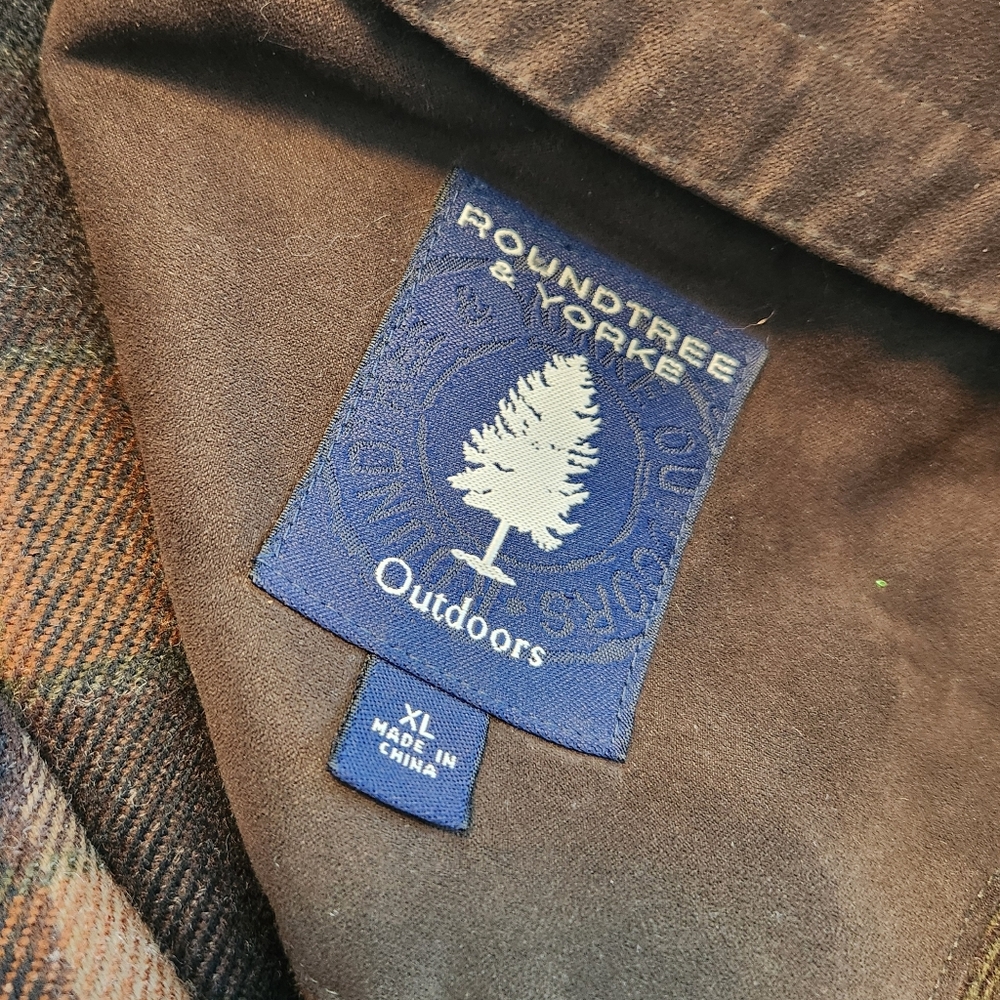 Barn Jacket with Leather Collar Flannel Wool Quilted Lining, Roundtree & Yorke - Picture 10 of 12